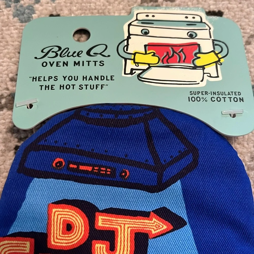 NWT Blue Q DJ Stove Top Oven Mitt - Picture 4 of 9